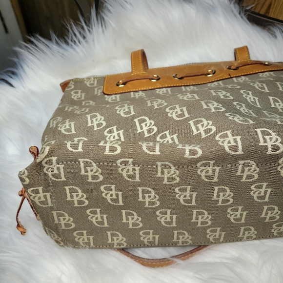 Vintage Dooney & Bourke - Picture 9 of 11